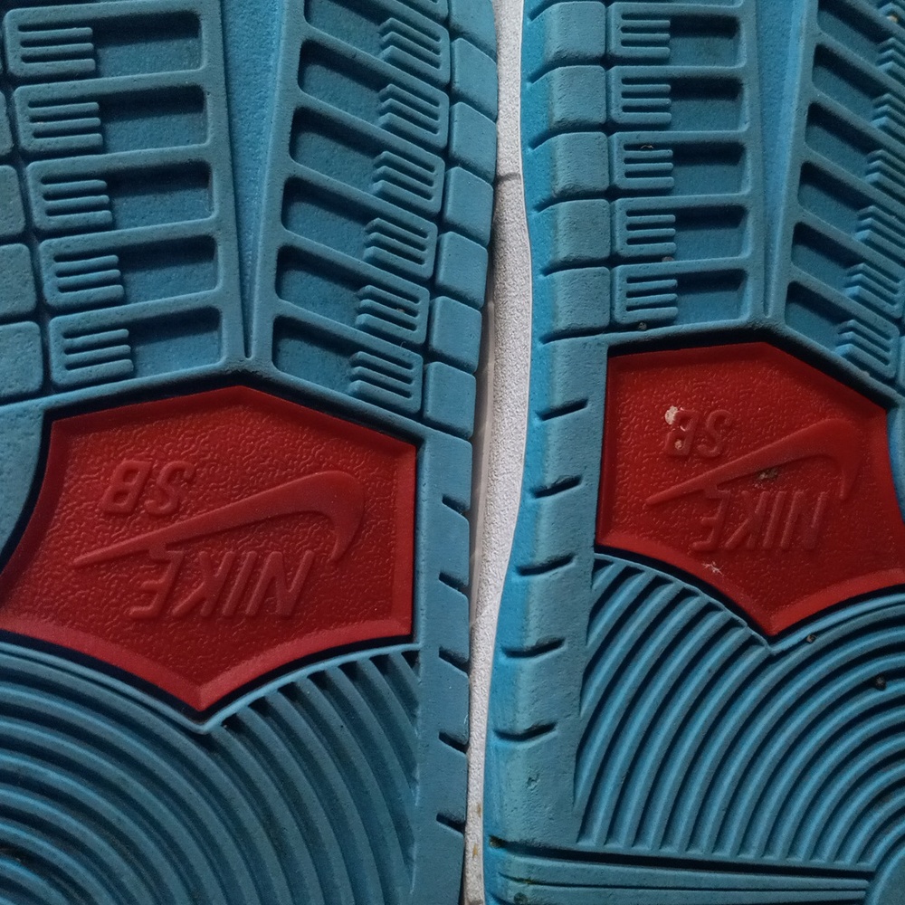 Nike Dunks - Picture 3 of 16